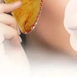 

1 шт., скребок Гуа Ша из смолы, массажер для лица, инструмент, массажная доска Гуаша, подтяжка лица, тонкий скребок, скребковая пластина