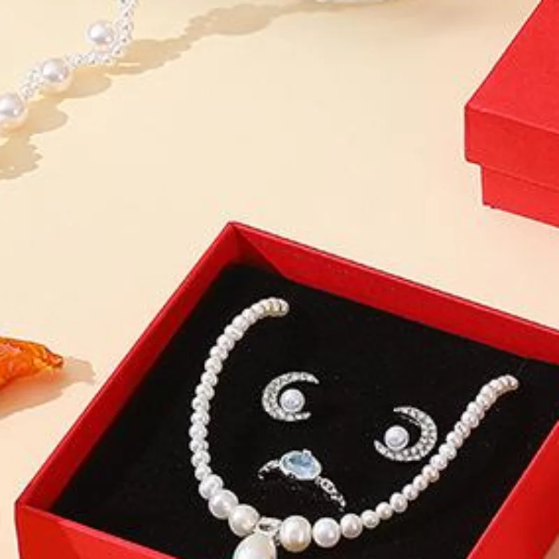 Red Compact Jewelry Box Portable Travel Storage Holder for Rings Earrings Necklaces Great Bridesmaid Wedding Favor Gift
