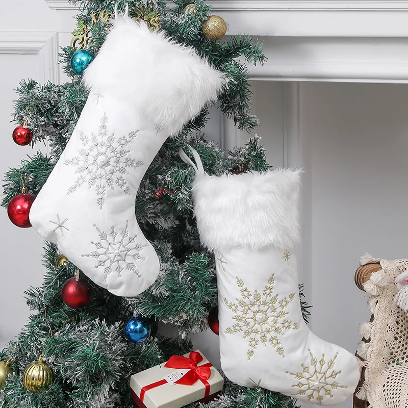 

White Fluffy Snowflake Embroidered Christmas Stockings Holiday Gift Bags Decorations Hanging Ornaments Christmas Decorations