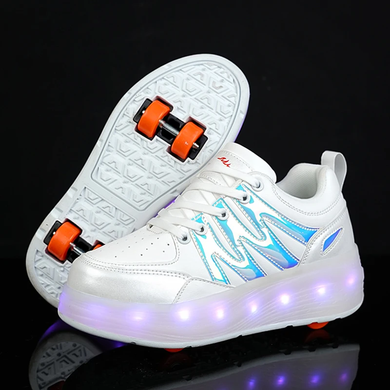 

Новые детские туфли для скейтбординга. Кроссовки на электрических колесах. Легкие и удобные. Для четырехколесного детского скейтбординга.