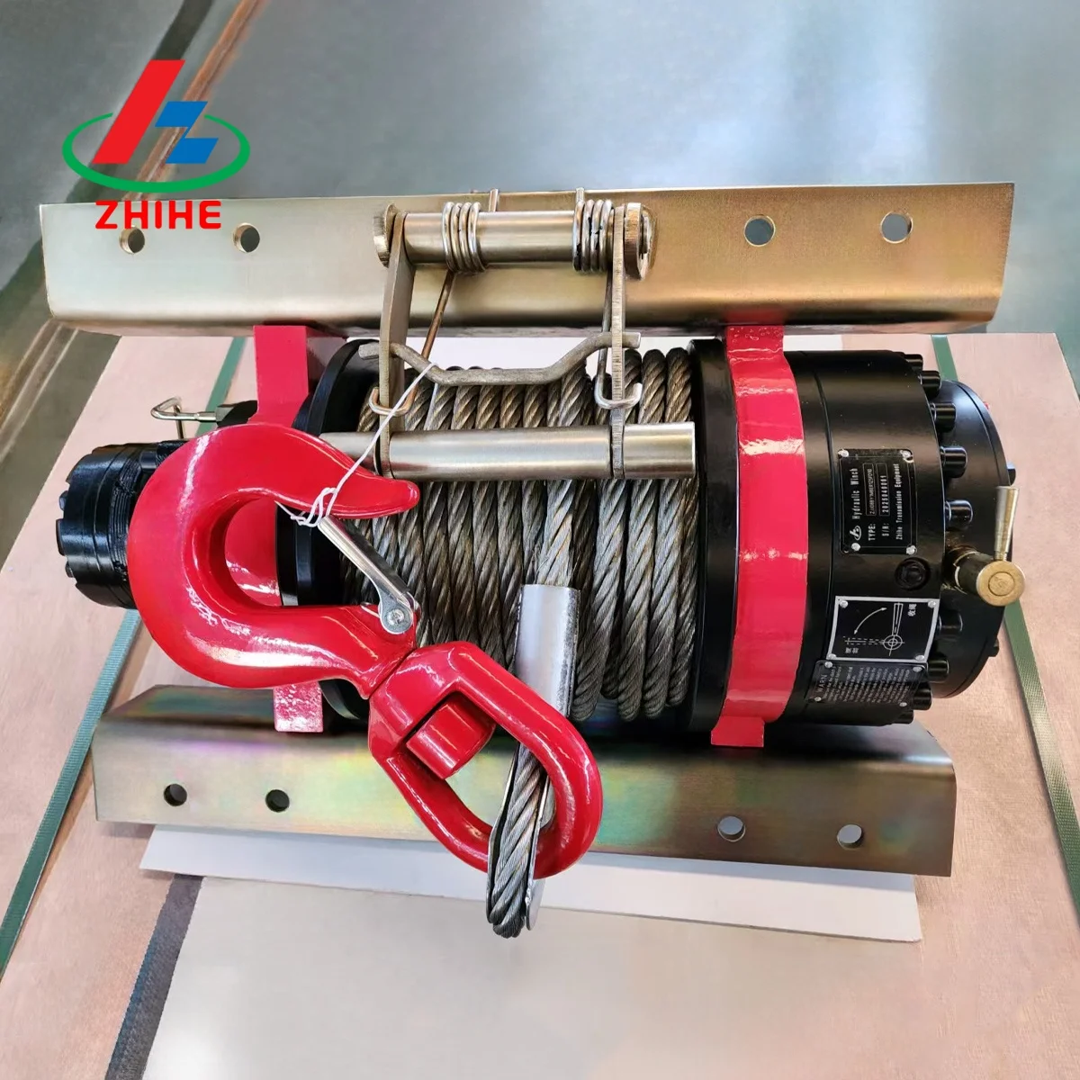 

ZHIHE Professional Service 8 Ton Pulling Hydraulic Winch for Clearing Trucks Can Be Customized