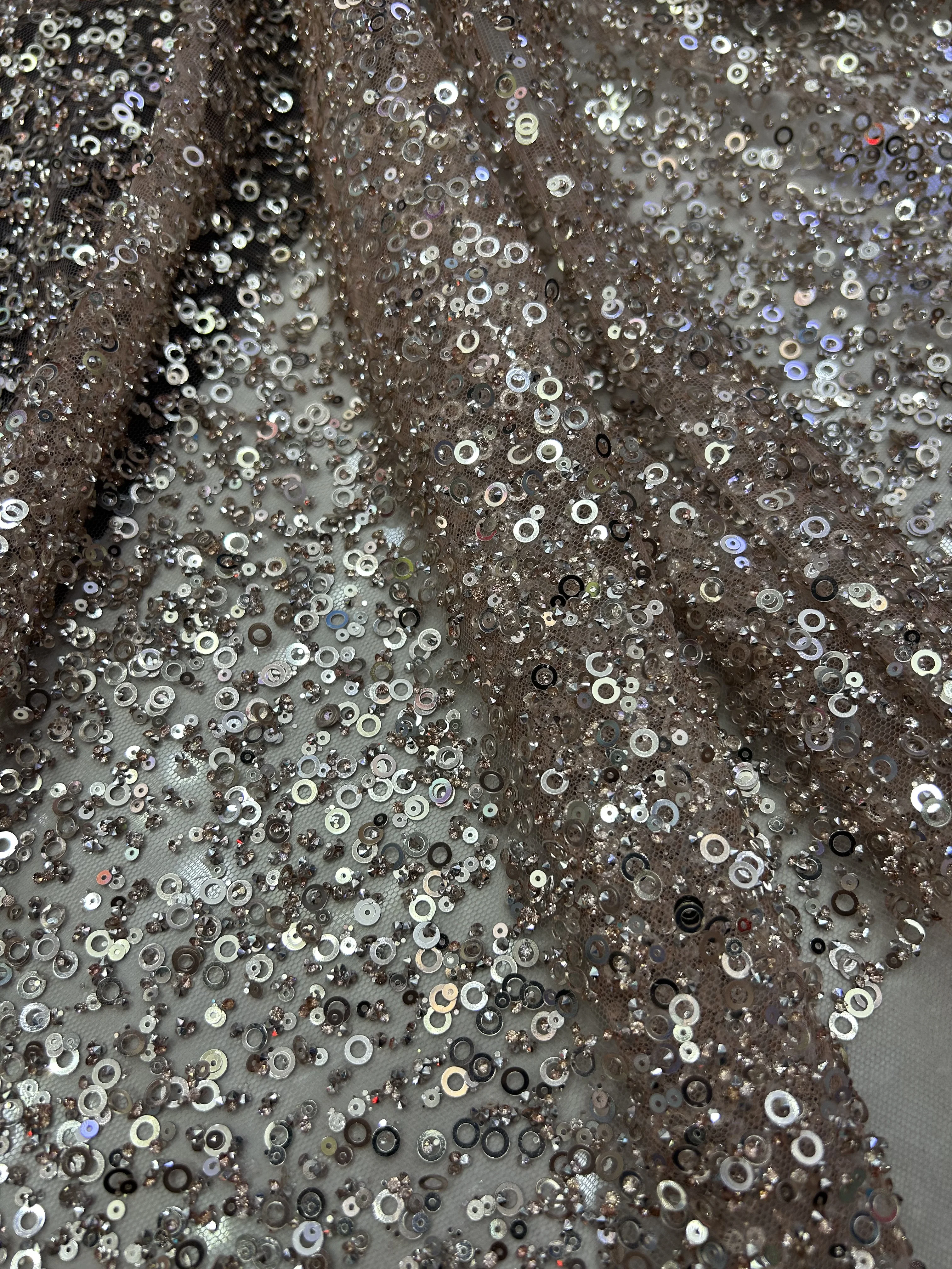 

Hot Sale New 5yards Fashion Rhinestones Top Quality Unique Design Glued Sequins shining glitter Net Wedding Party Dresses 2024