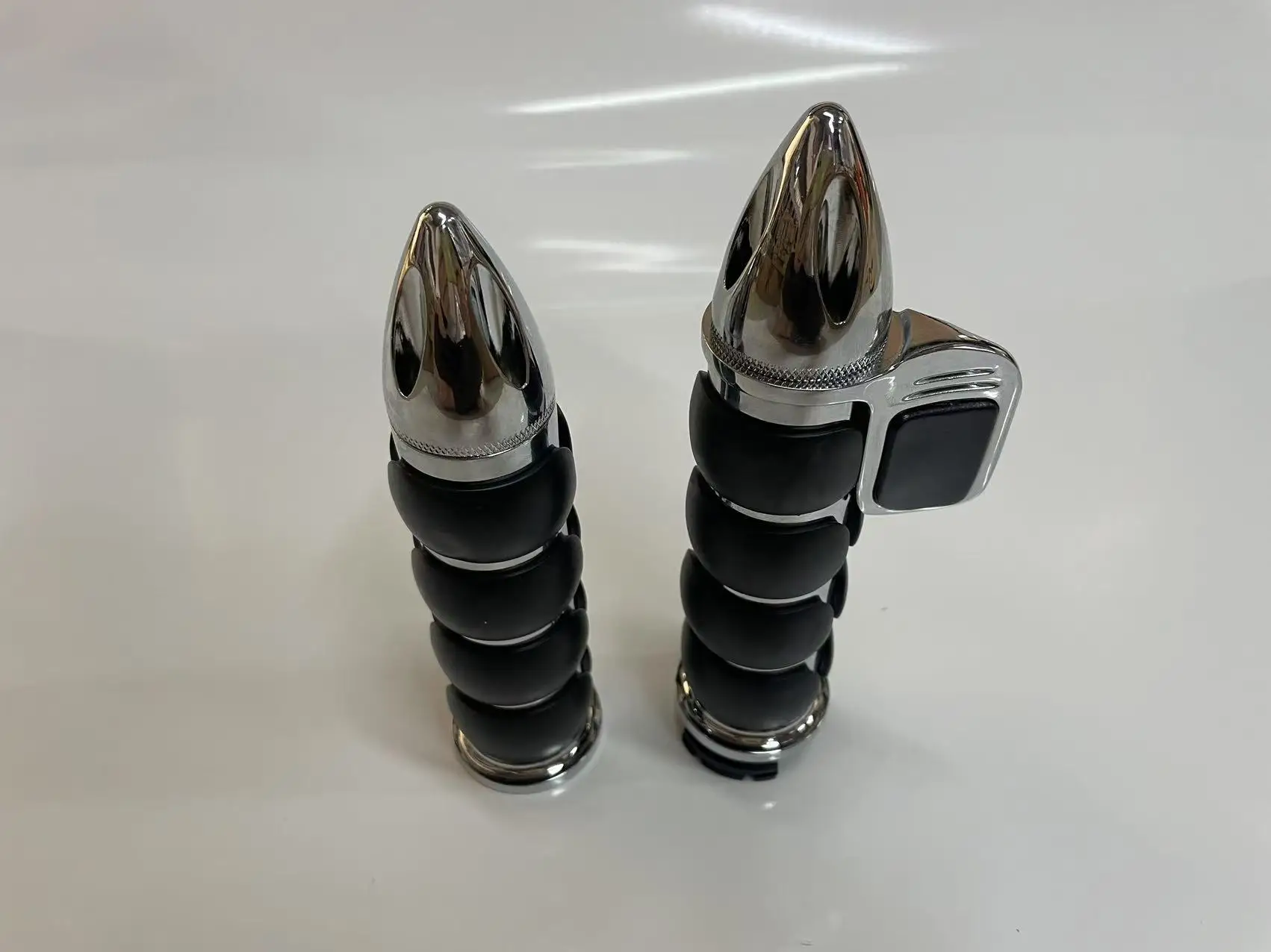 

Motorcycle Grips 1" 7/8'' 4Ring Air Cushioned Hand Throttle for Harley Honda Kawasaki Suzuki Yamaha Bikes Cruiser Accessories