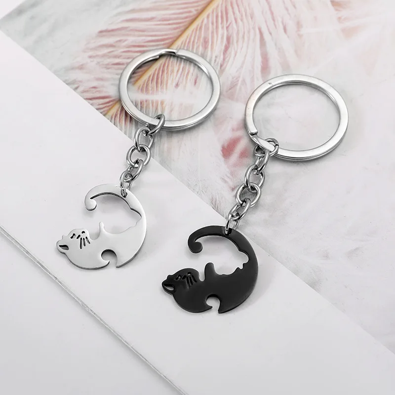 Llaveros de acero inoxidable con forma de corazón de gato negro para parejas, combinación de amor, llavero antipérdida, colgante de bolsa, accesorios de regalo, blanco