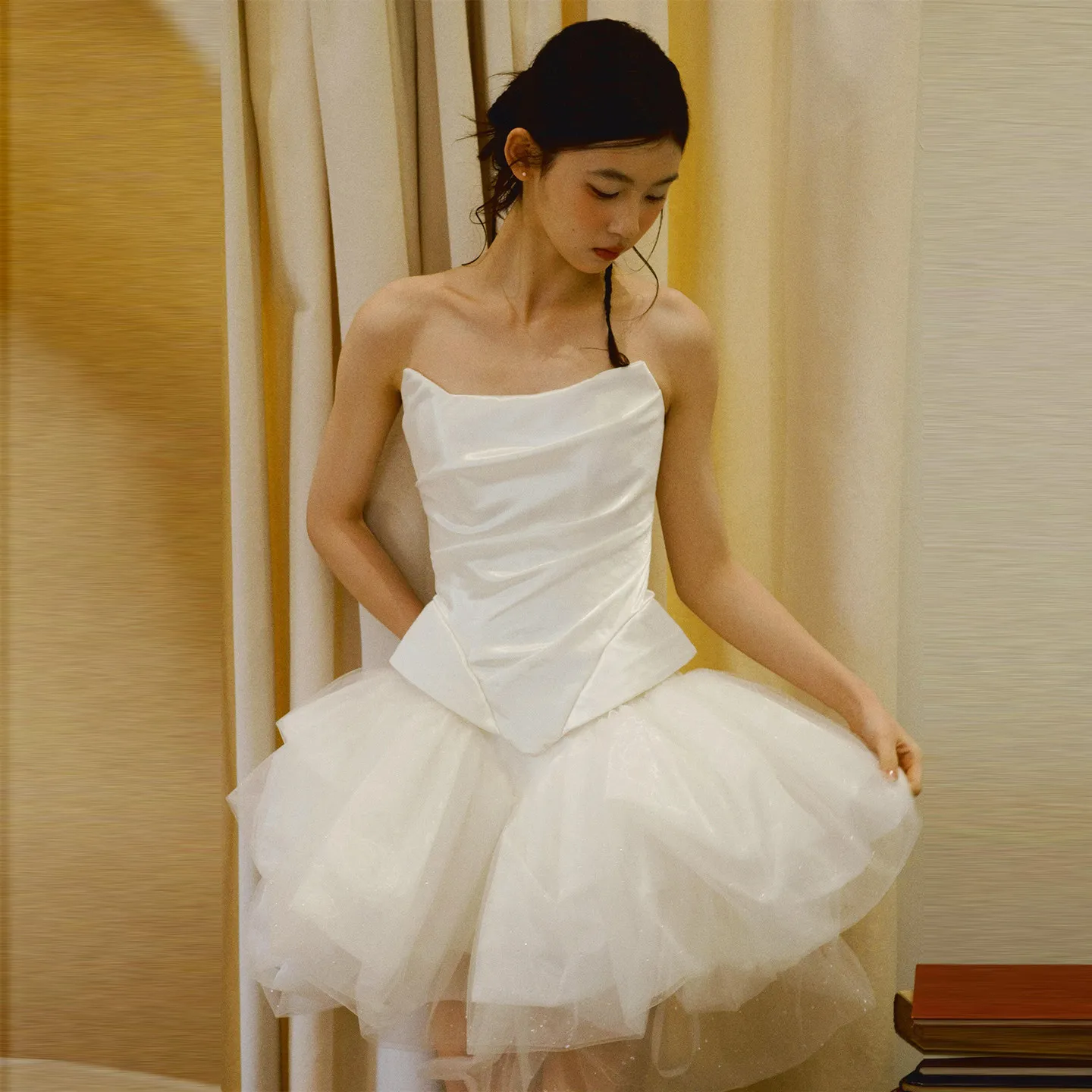 

Ivory Short Wedding Dress Bridal Gowns Strapless Satin with Tulle Beads Wedding Party Dress High Quality 2026 Summer