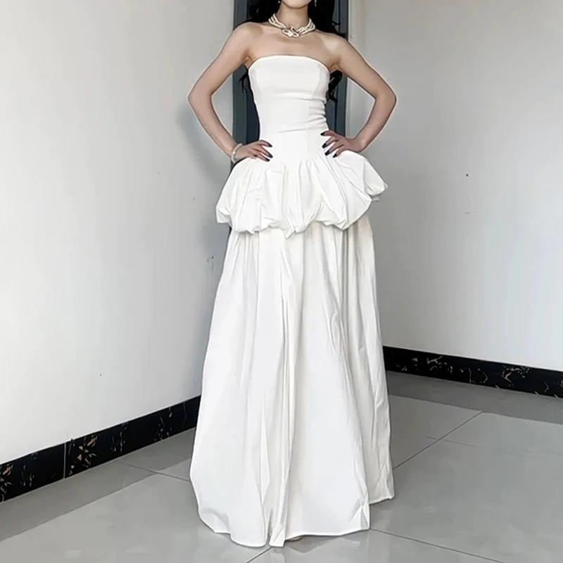 OMSJ ストラップレス バックレス ふわふわフラワーバッド シャーリングトップス + ウエストゴム付きロングスカート ファッション セクシー ソリッドカラー 2 ピース ストリート衣装