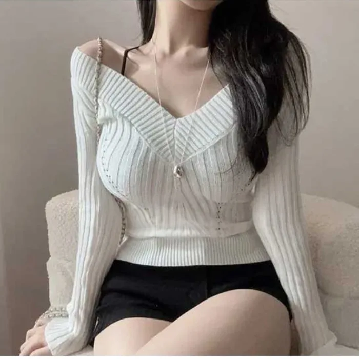 Chic V-neck Shoulder-baring Knitted Top Women's Body Shape Highlighting Slim Fit Korean Style Citywalk Suitable Fashion
