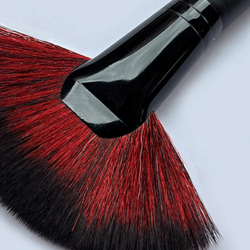 

Dust Removal Brush Fiber Bristle Cleaning Tool With Wooden Grip Suitable For Intricate Model Hobbyist Applications