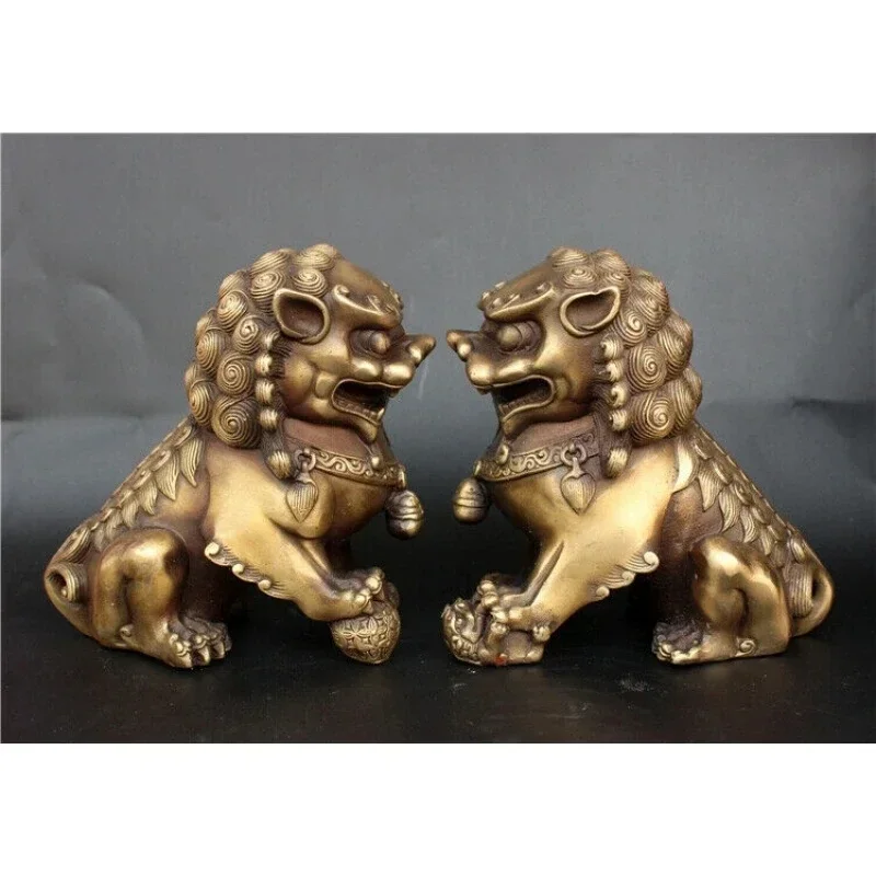 Antique Bronze Fu Foo Dog lion Statue China old Archaic guard lions pair 11cm - view 4