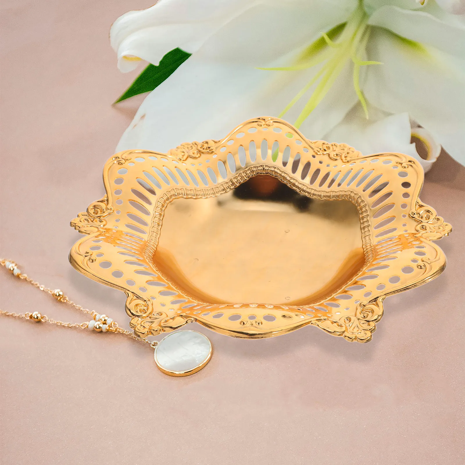 Vintage Golden Metal Cake Serving Tray Jewelry Tray Fruits Snacks Candy Nuts Appetizer Display Platter Snacks Candy Nut Dishes