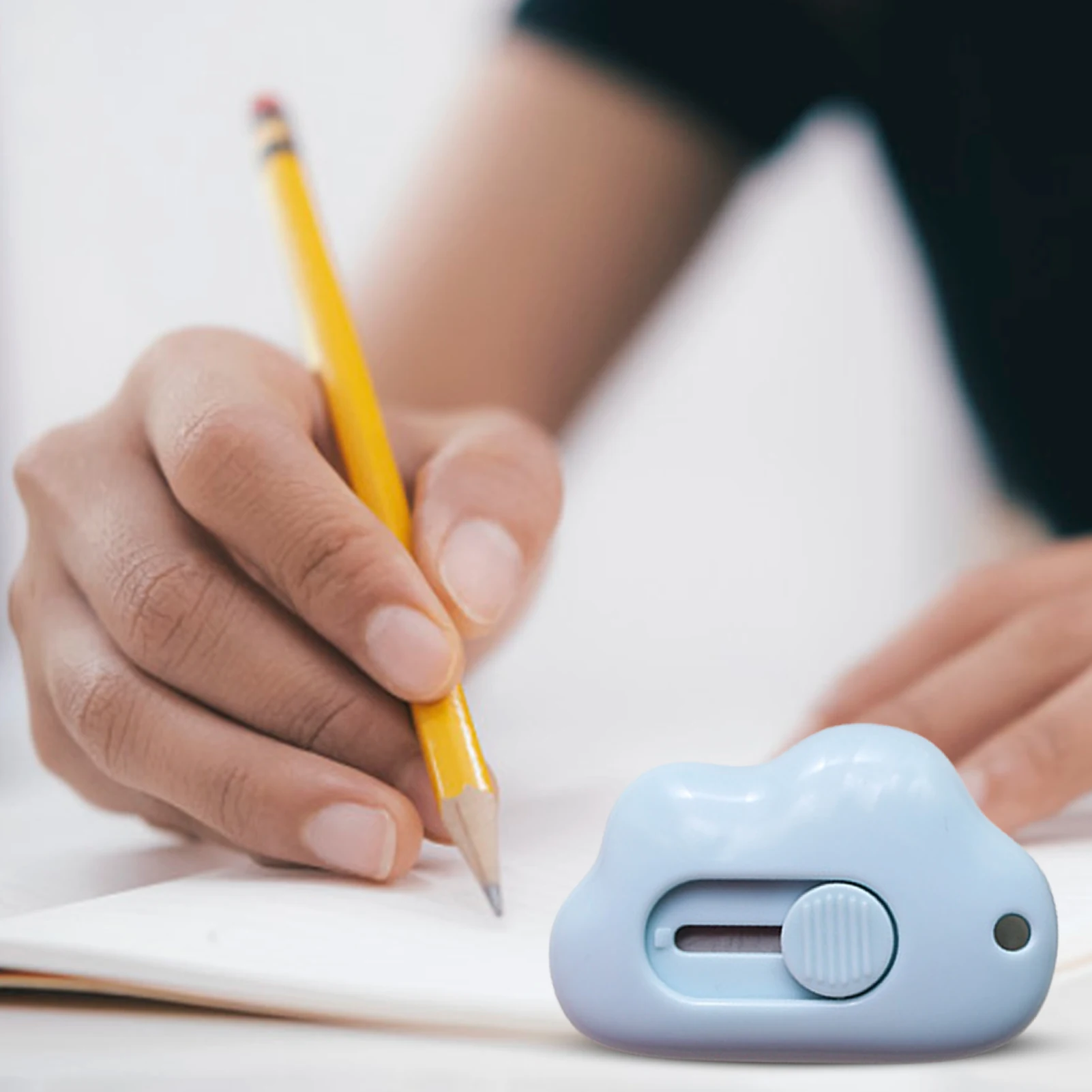 Mini cor nuvem bonito portátil utilitário cortador de papel caixa de embalagem corte carta abridor escola escritório artigos de papelaria suprimentos