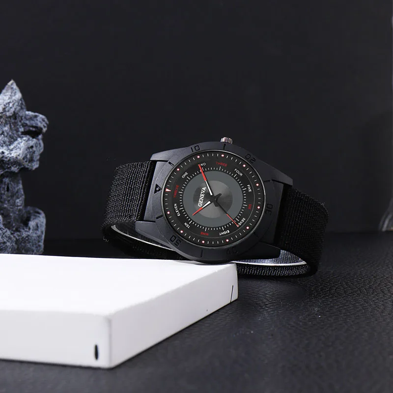 นาฬิกาสายไนลอนผู้ชายแฟชั่นชุด2ชิ้นนาฬิกาข้อมือควอทซ์หรูหรานาฬิกาธุรกิจสำหรับผู้ชายพร้อมสร้อยคอใบเมเปิล