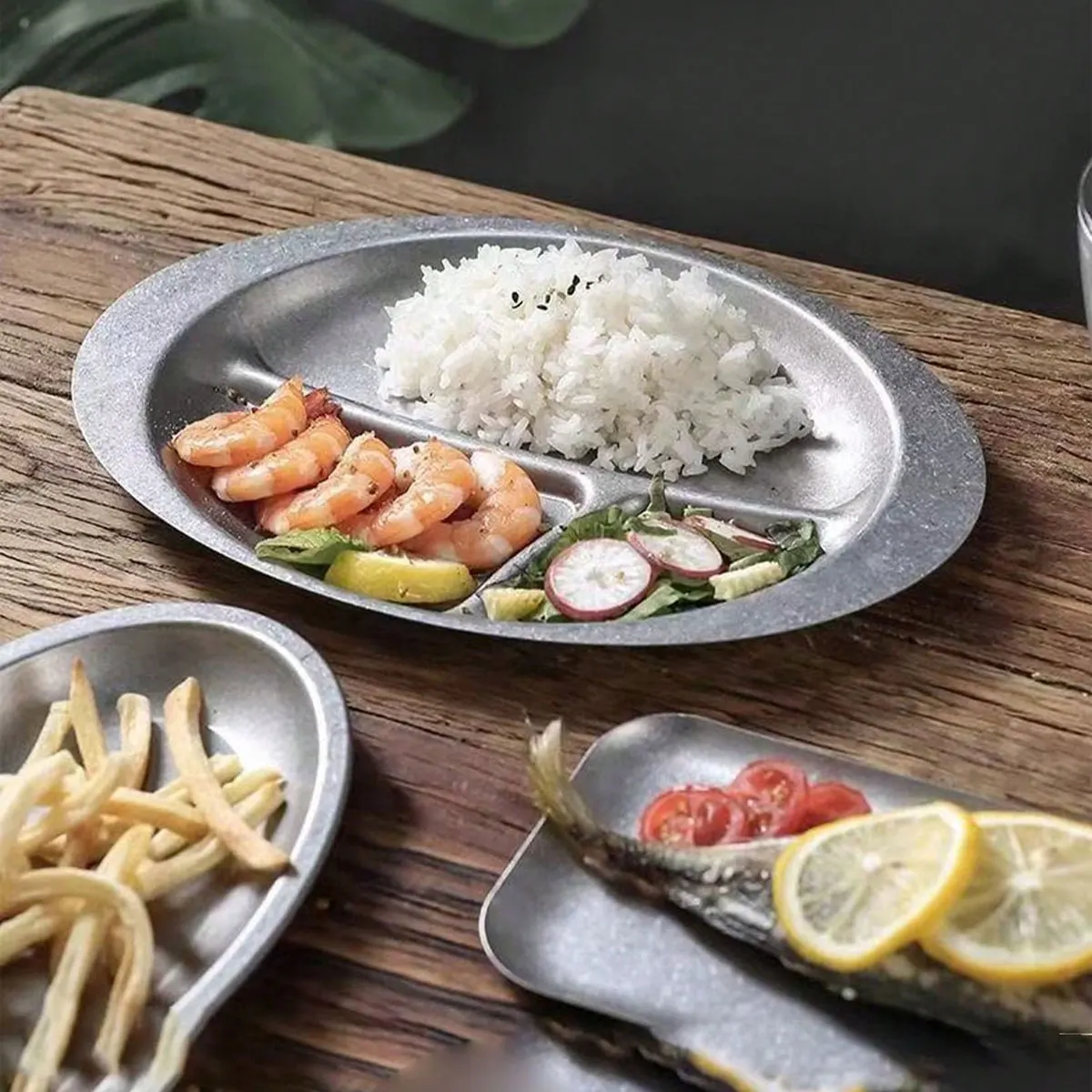American Retro Industrial Style Outdoor Tableware Stainless Steel Divided Plate, Fat-Reducing Three-Compartment Plate, Fruit Plate with a High-End Feel, 2 Pieces