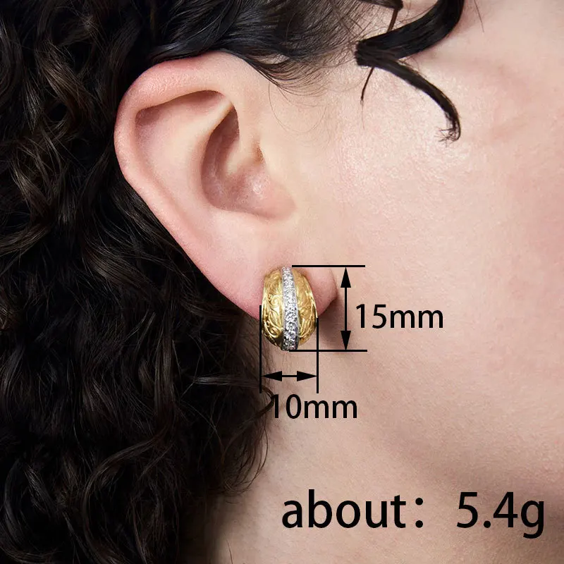 2026 New Vintage Carved Zirconia Contrasting Color Ear Buckle, Light Luxury and High-end, C-shaped Commuting Jewelry view 4