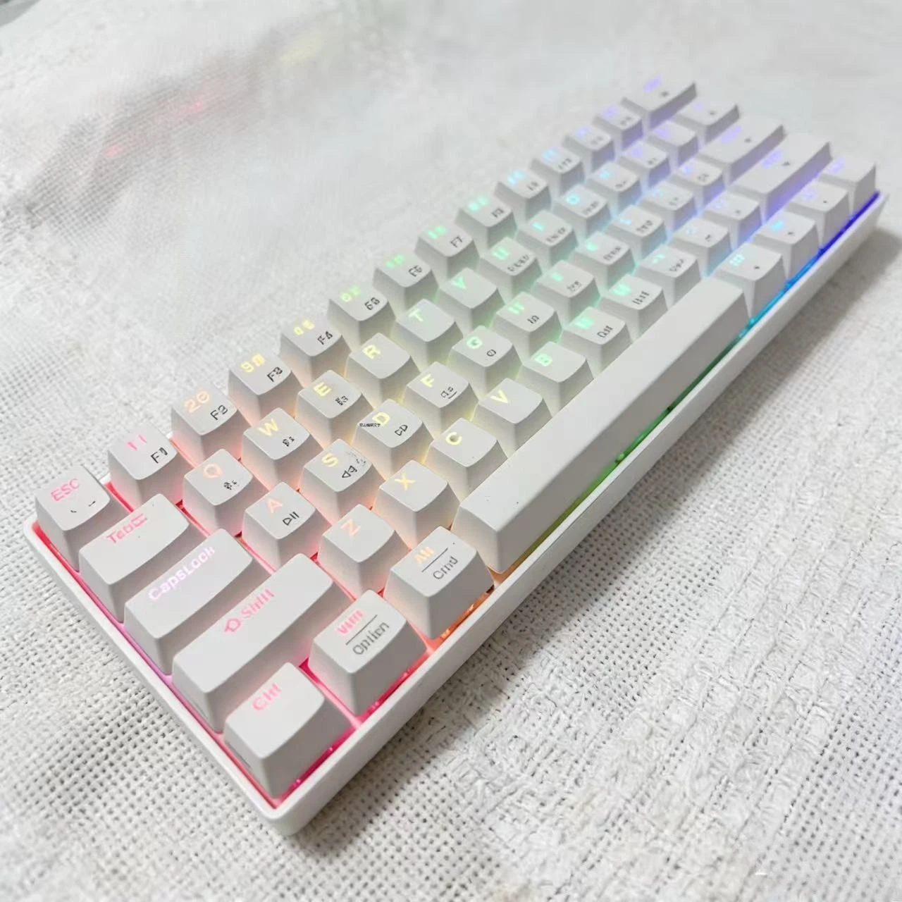 

Teclado Mechanical keyboard 60% RGB keyboards gaming para computadora branco portable pc Mini Backlit usb ergonomic key board