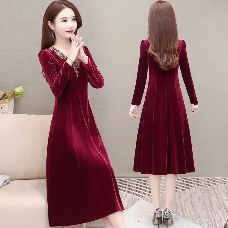 Golden Velvet Dress for Women Spring 2023 New Collection Sleek And Fashionable Mom's Skirt