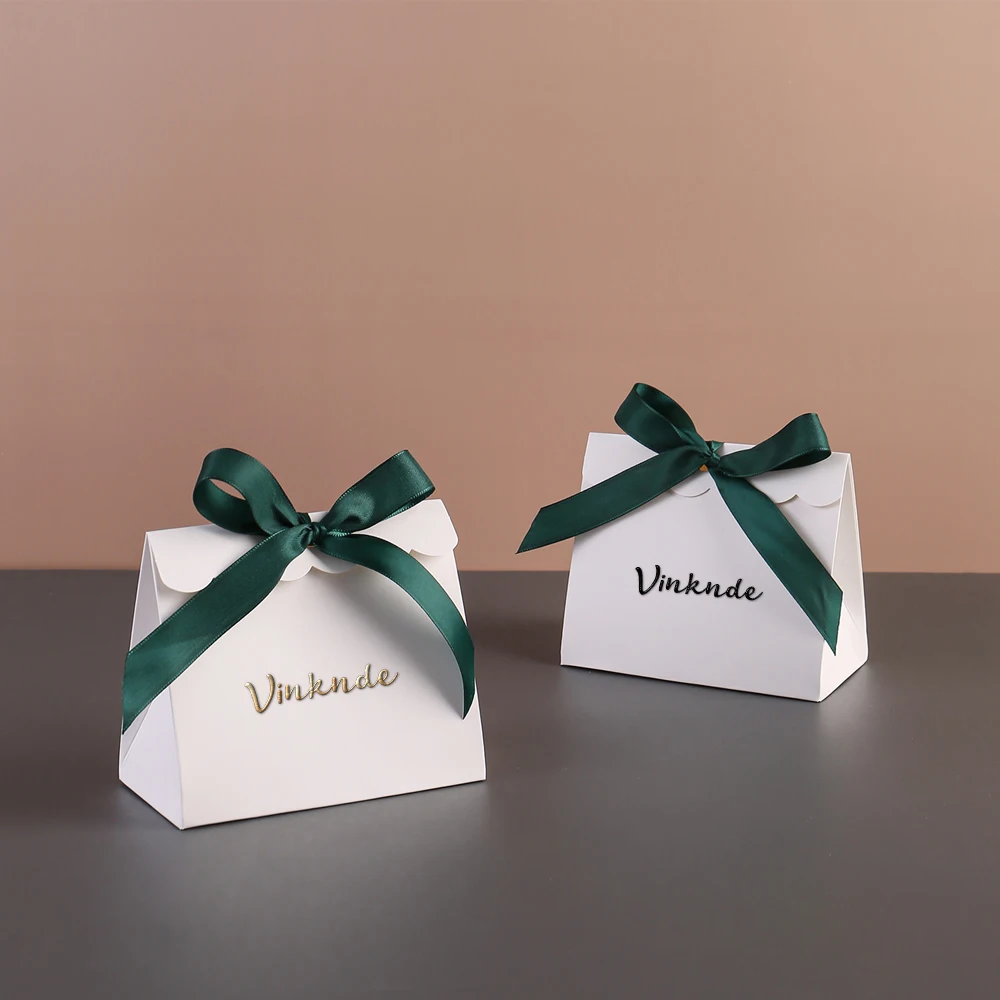 الفاخرة 12x6.5x10.5 سنتيمتر شخصية شعار الأبيض هدية كرافت ورقة أكياس الحلوى مع الشريط القوس مجوهرات العطور وشاح صناديق التعبئة والتغليف #4