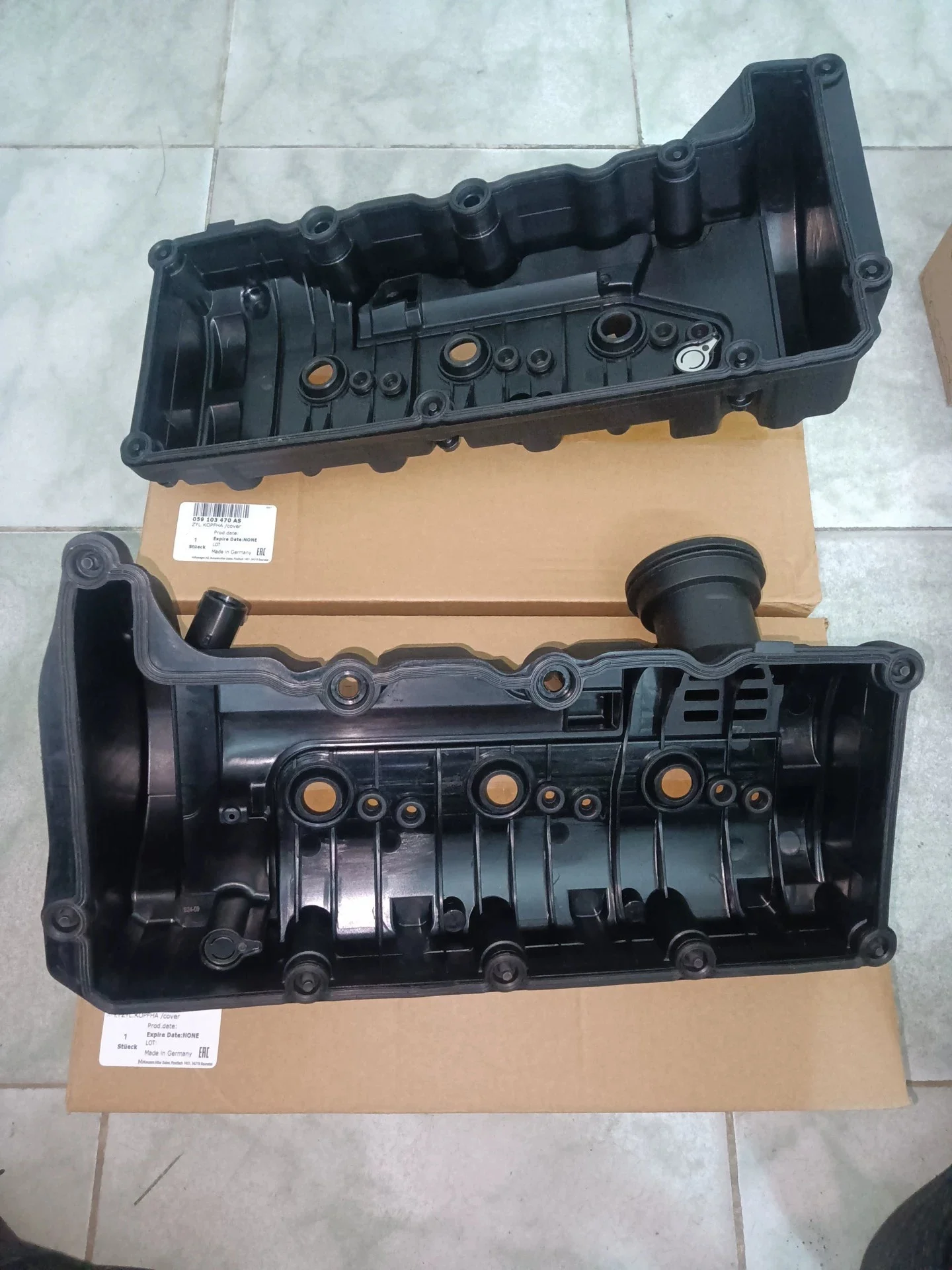 1psc Engine Valve Cover 059103470AS 059103469BD For Audi A4 A5 A6 A7 A8 Q5 Q7 Porsche Cayenne Macan Panamera VW Touareg 3.0 TDI