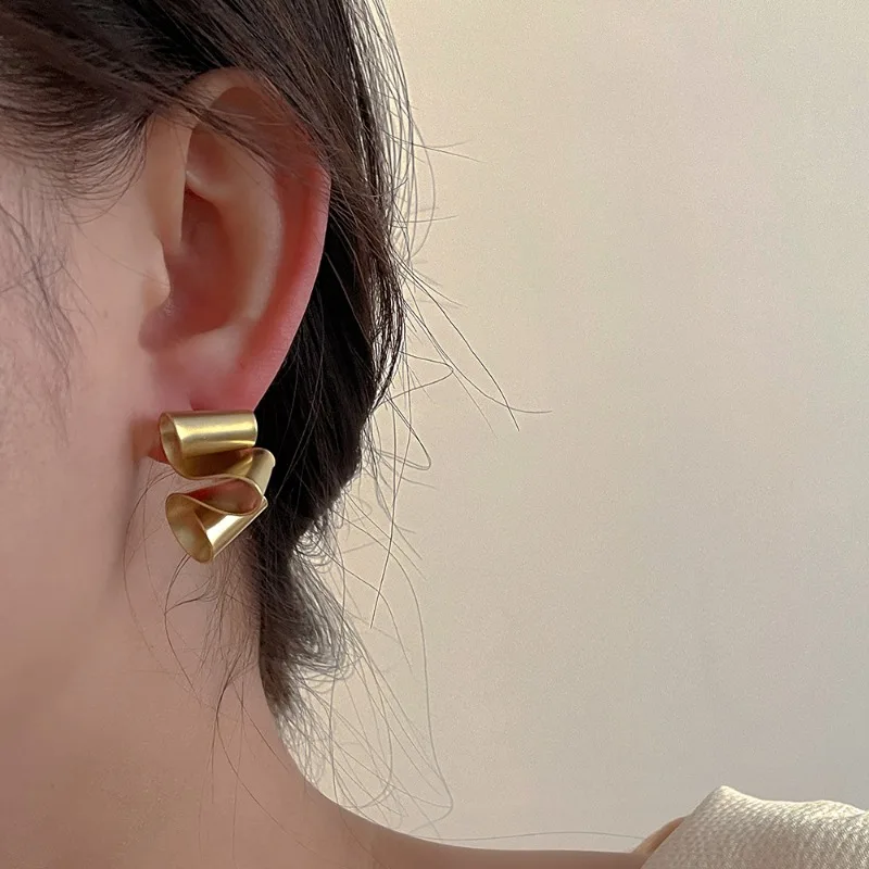 Modern Jewelry Sweet Korean Temperament Metal Irregular Earrings For Women 2023 Trend New Simply Design Ear Accessories Hot Sale