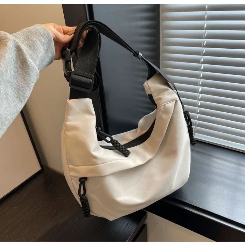 2024 Nylon Solid High Quality Crossbody Bag Large Capacity Zipper Trendy Casual Shoulder Bag Versatile Commuter Soft Handbag