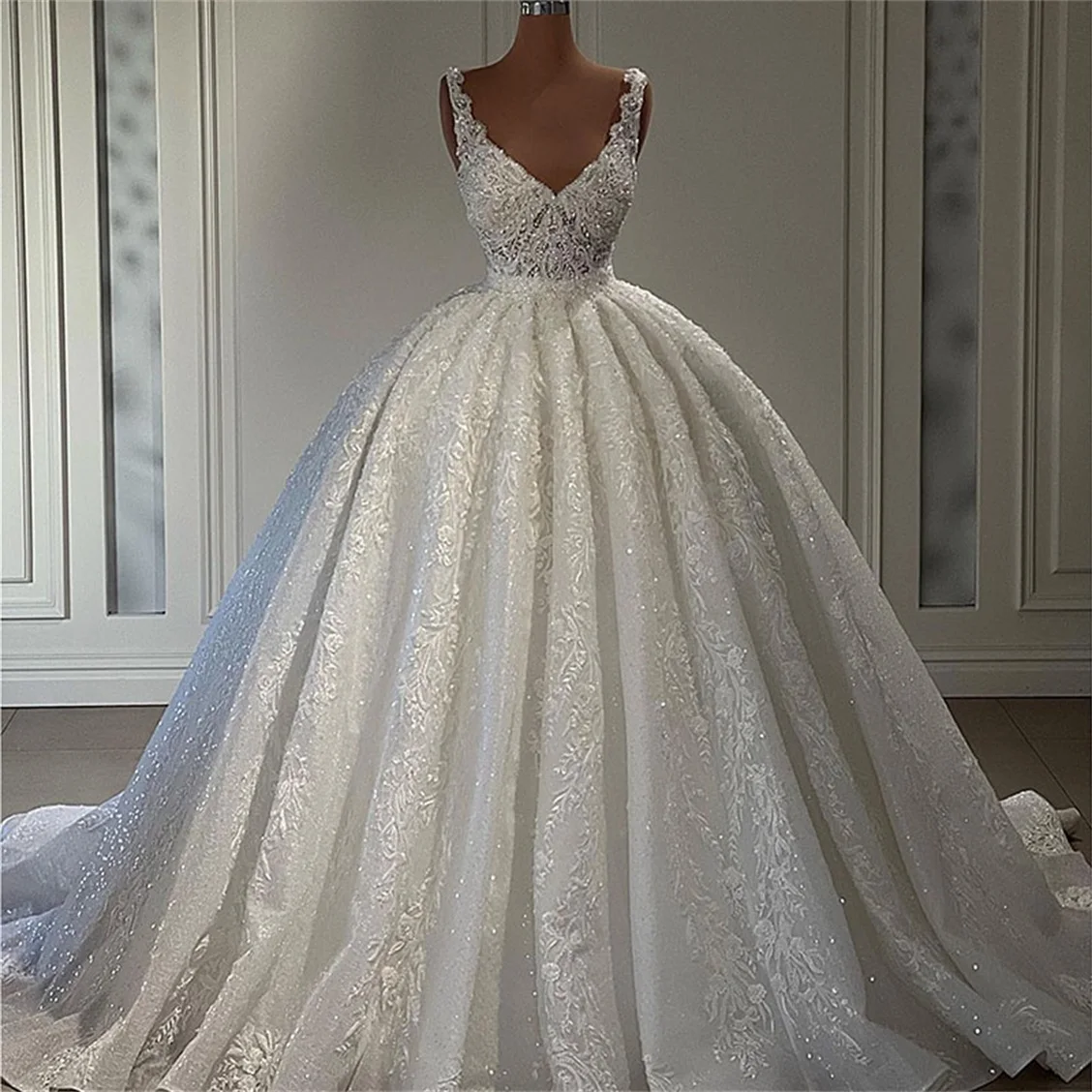 

Haute Couture Lace Wedding Dress Sparkly Crystal V Neck Short Sleeve Bridal Ball Gowns 3D Appliques Custom Made Robes