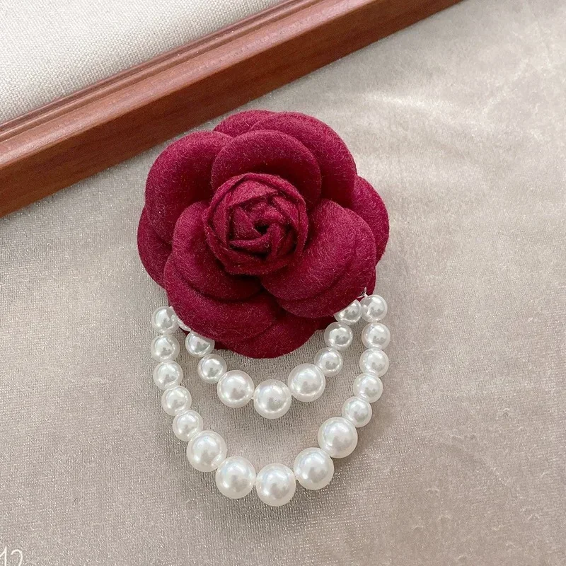 

Korean Fabric Camellia Artificial Flowers Brooch Pins with Pearl Tassel Corsage, Faux Flowers Fashion Jewelry Brooches for Women