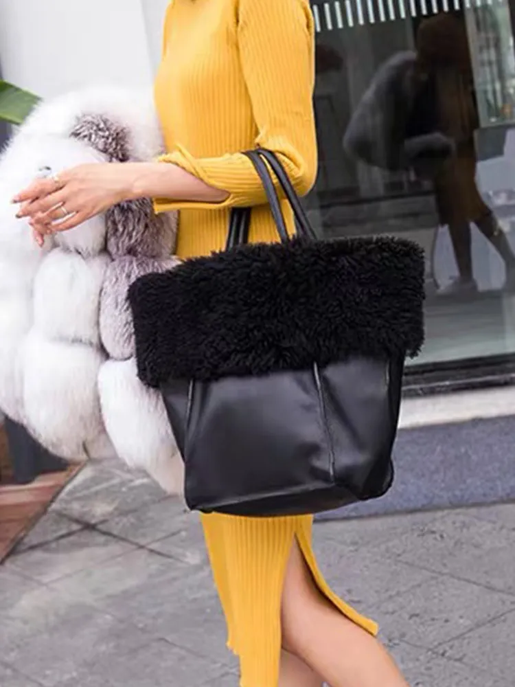 

European / American Fashion High-quality Top Layer Cowhide Bucket Type Large Capacity Fur Handbag Shoulder Bag Autumn And Winter