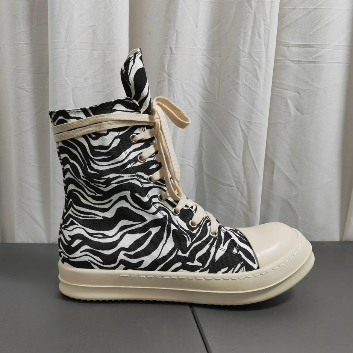 

Men's High-TOP Shoes Casual Women Canvas Sneakers Lace Up Luxury Zipper Hip Hop Autumn Flats Designer Male Boots