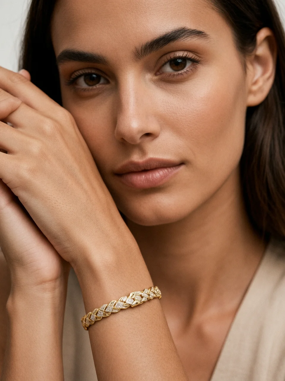 Nidin Luxus-Armband mit glänzenden CZ-Kristallen, Pfeilform, V-förmige Pfeilspitze, Handgelenkkette, eleganter Hochzeitsschmuck für Frauen, Alltagskleidung – Detail 5