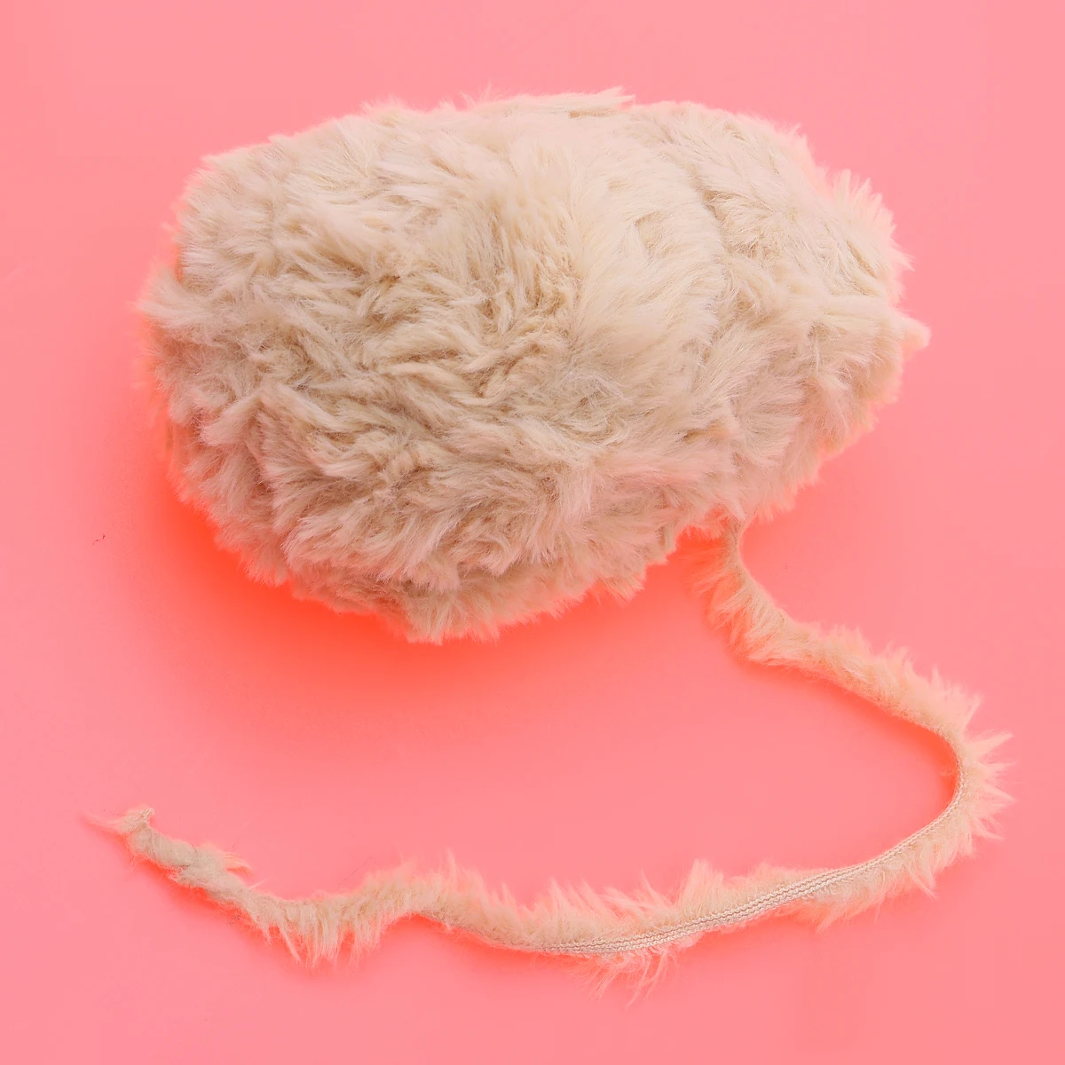 

2 PCS Imitation Mink Wool Yarn Chunky Super Bulky Soft Khaki Faux White for Crochet Winter Baby