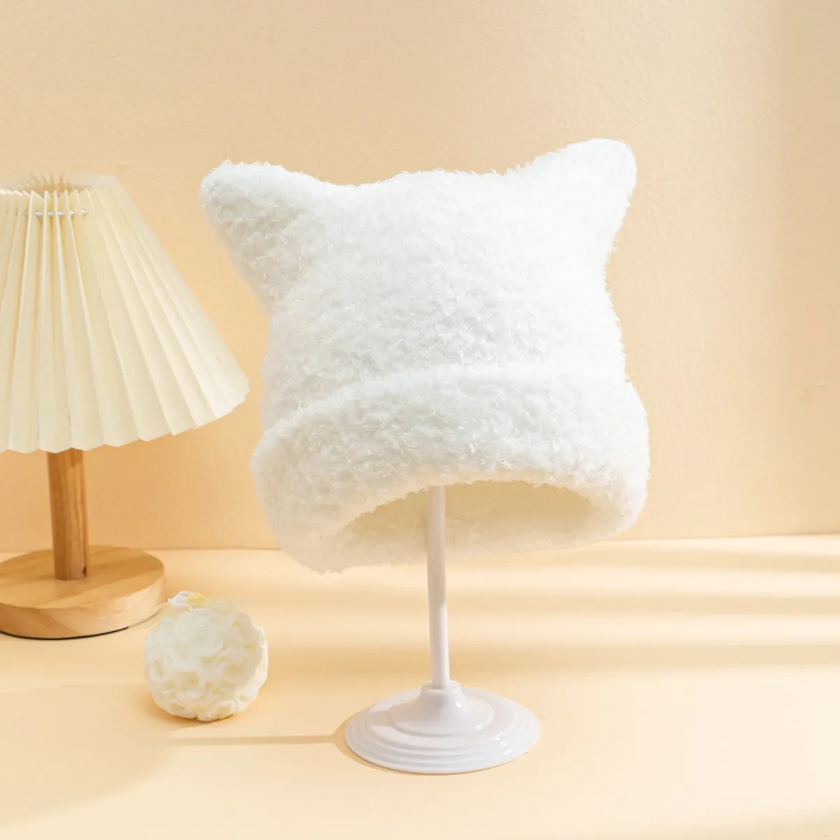 Soft plush cat ears with elasticated fringes, knitted hat for winter protection and warmth, suitable for shopping and dating.