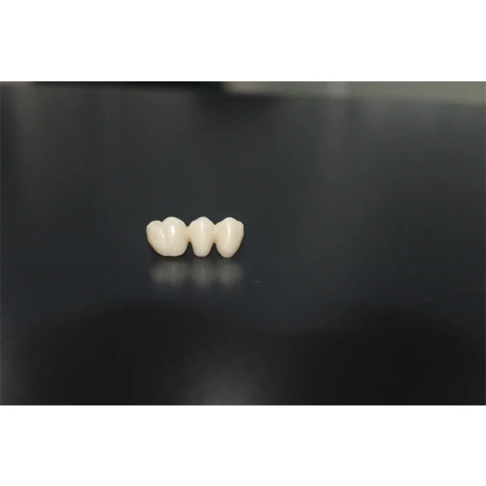 Dentalmaterial Zirkonoxid Mehrschichtige 3D-MEHRSSCHICHTIGE Zirkonoxidblöcke 98 mm PRO Mehrschichtige Zirkonoxidscheibe Cad Cam Dentallabor Verwenden Sie AG