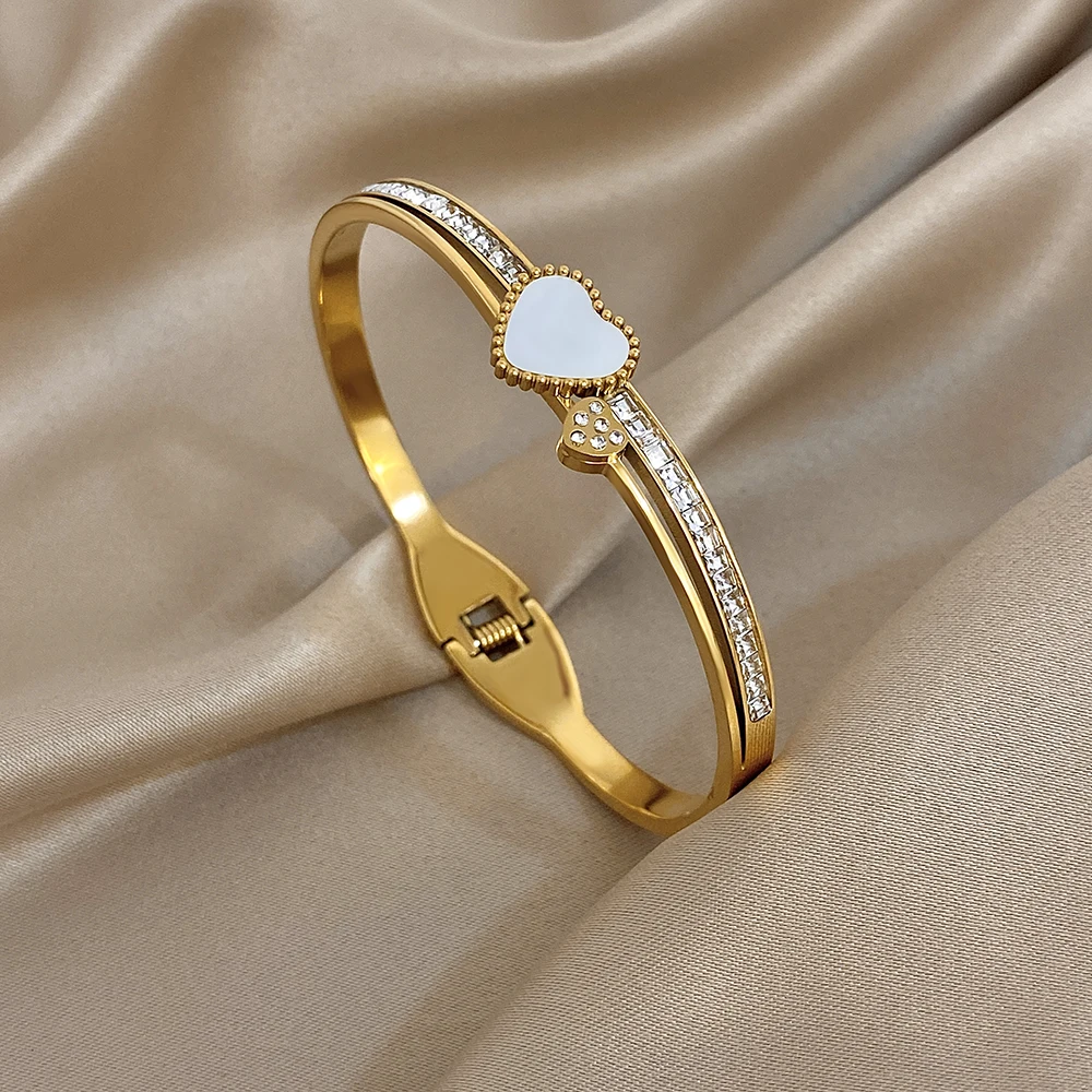 

Freetry Luxury Stainless Steel Bracelets Women Elegant Heart Gold Color Bracelet Round Open Spring Bangle Female Jewelry Gift