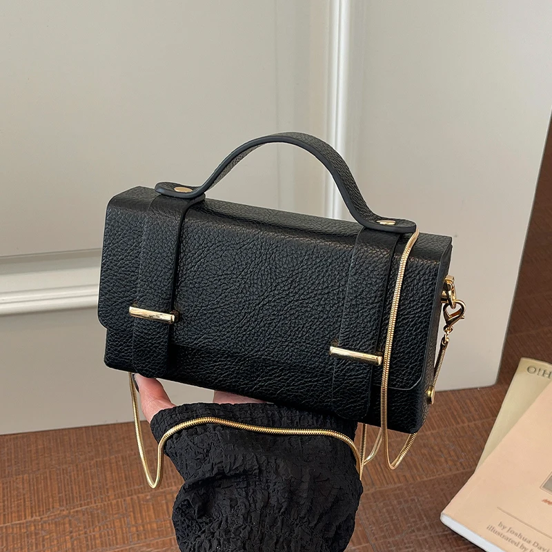 

Japanese Style Flap Pu Leather Messenger Bag Female Solid Color Pu Leather Envelope Bag Brand Mini Small Square Handbag Black