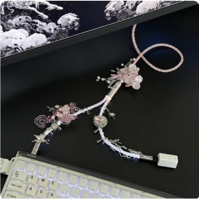 Customized 8K Pilot Cable Pink Butterfly Bead Pendant USB-C 1.3m Rgb Magnetic Mechanical Keyboard Cable Decoration Accessories