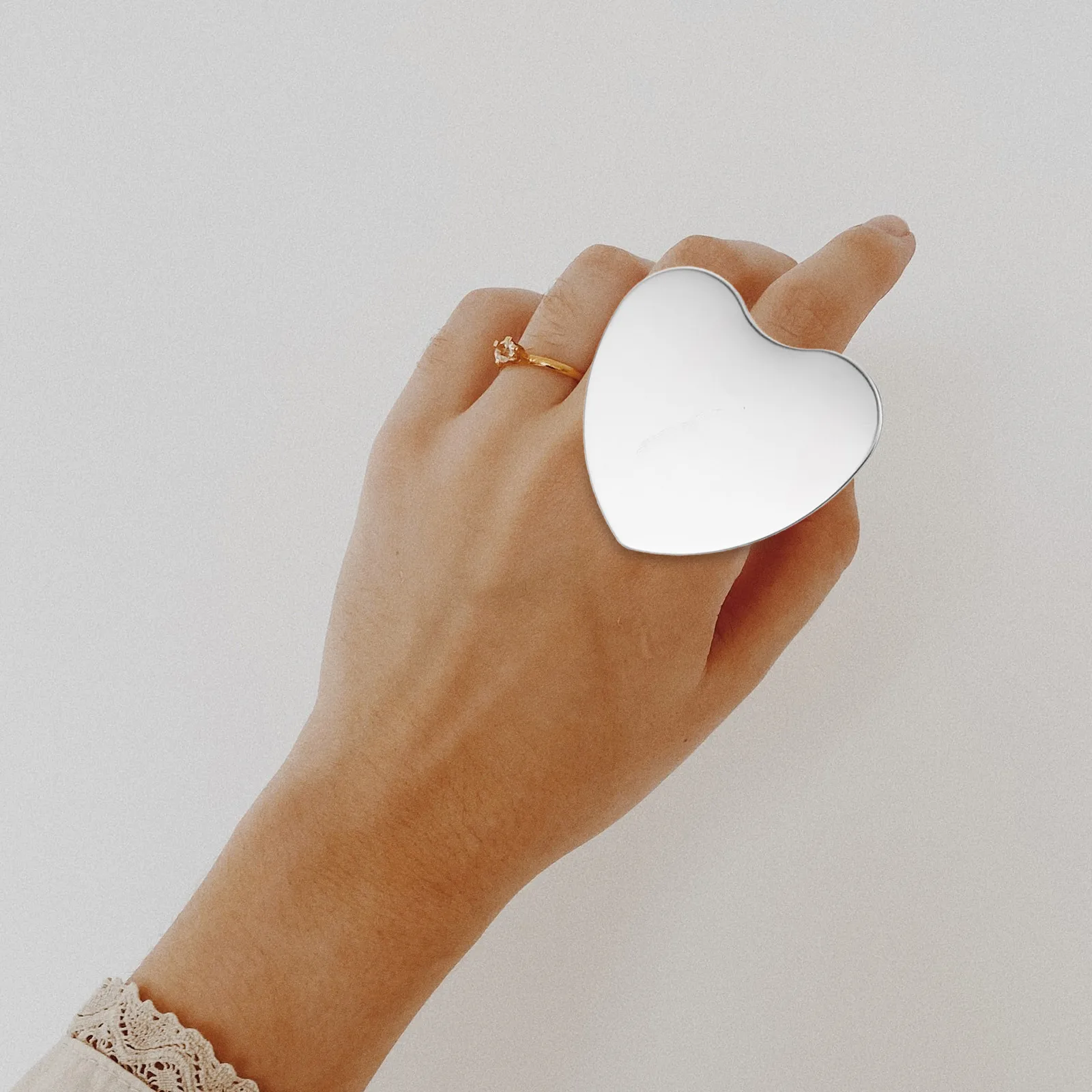 3pcs Heart-Shaped Makeup Mirror Stainless Steel Handheld Palette For Travel Home Office Touch-Up Nail Art, Small Eyeshadow