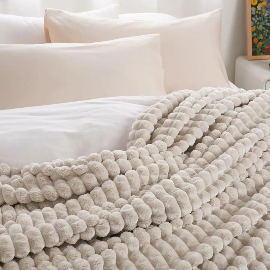 

Luxury Soft Fleece Blanket King Size, No Shed No Pilling, 380GSM Fluffy Cozy Throw Blankets for Bed, 108x90,Lightweight Warm Bed