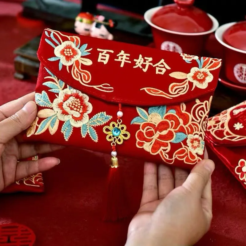 

Floral Embroidered Red Envelopes for Weddings 2026 New Arrival Engagement Xizi Fabric Velvet Wedding Red Envelopes
