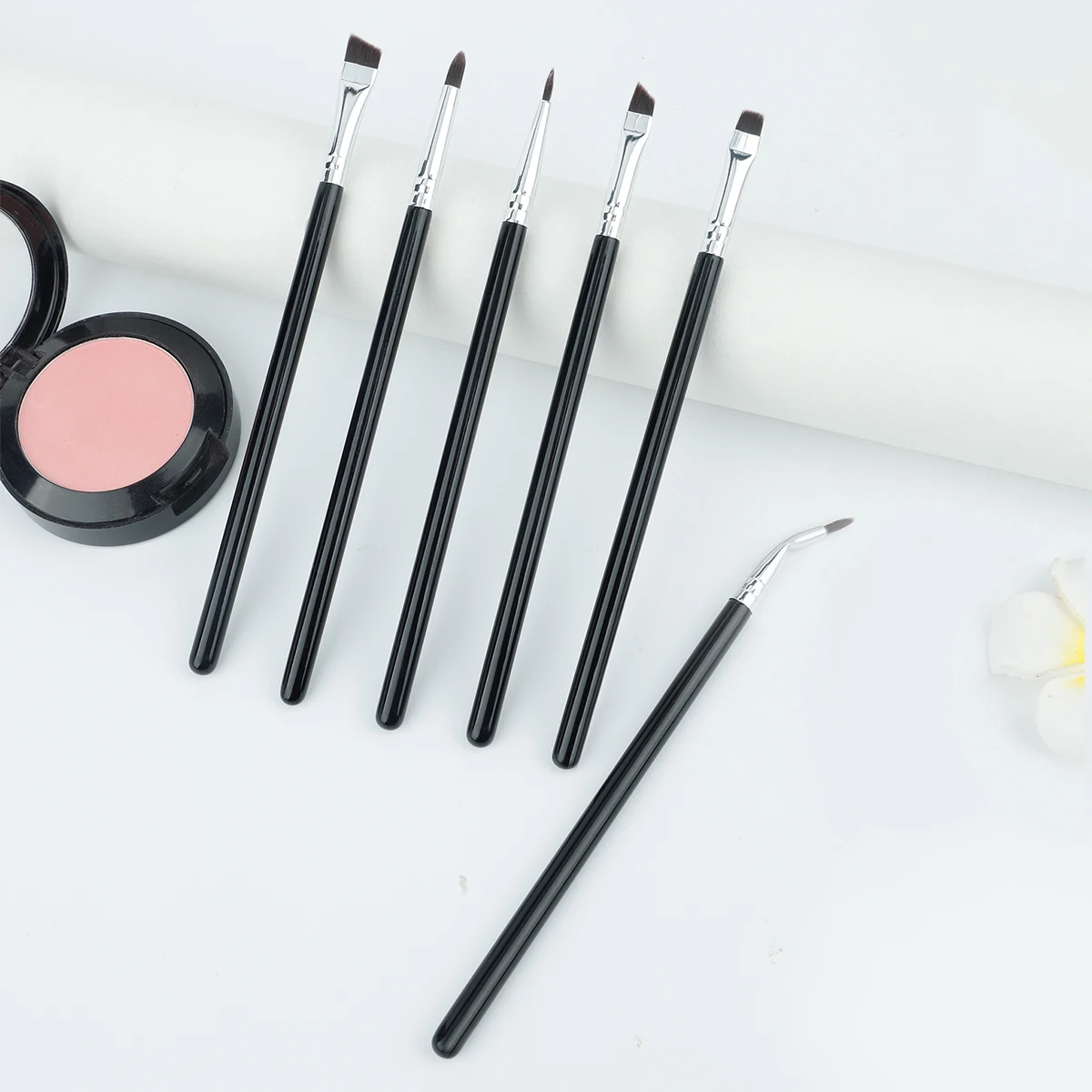 ファインアイメイクブラシセット、アイシャドウブラシ、アイライナーブラシ、アイブロウブラシ、涙溝の詳細用コンシーラーブラシを含む、U