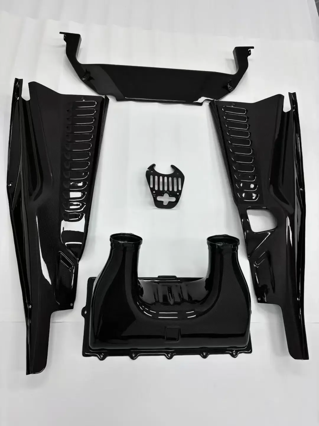 Dry Carbon Engine Hatch Kit for Ferrari 458 Italia Speciale 2009-2015