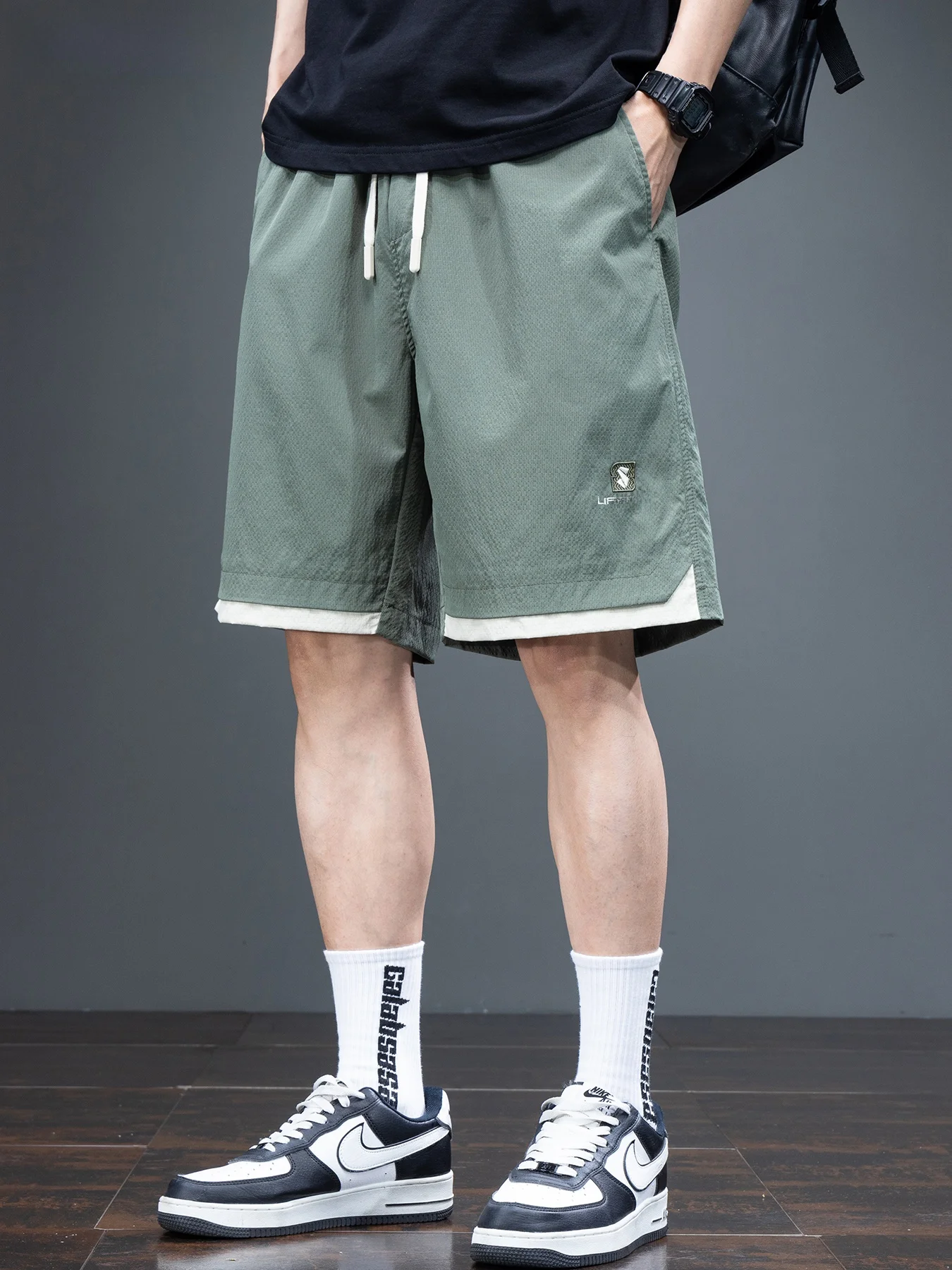 

Мужские летние тонкие свободные прямые шорты из ледяного шелка для активного отдыха, быстросохнущие, дышащие, спортивные, длиной до колена