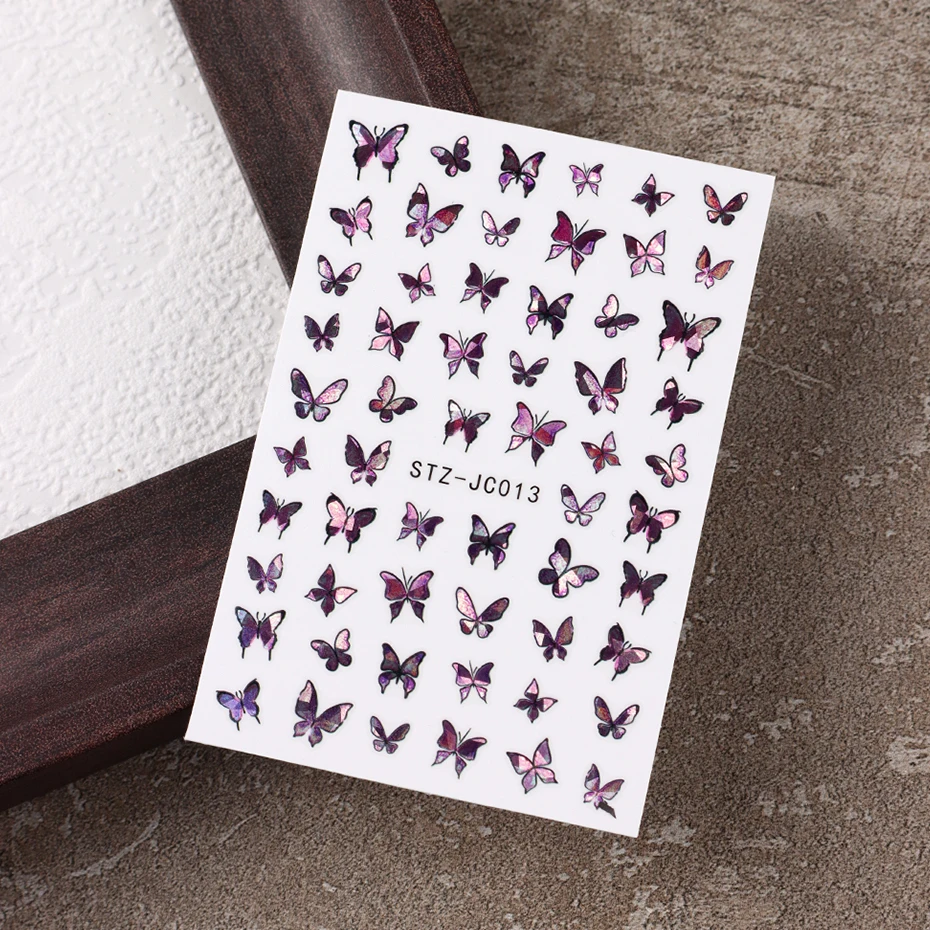 2 stuks 3D zelfklevende holografische laser glitter vlinder nagelstickers paarse vlinder ontwerp nagelstickers voor doe-het-zelf manicure