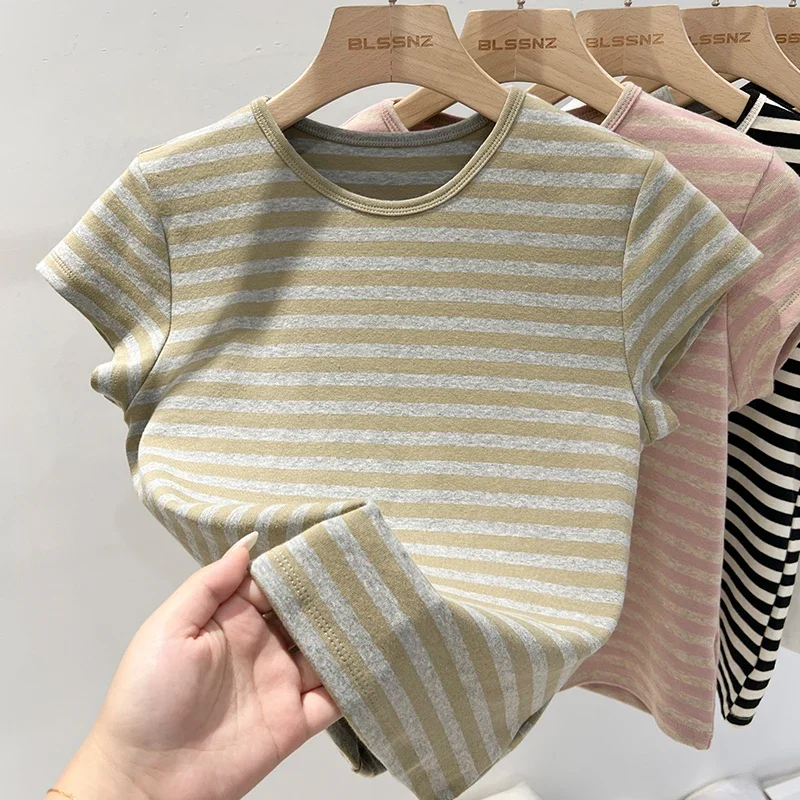 AOSSVIAO 2025 Camiseta informal de verano para mujer, camiseta ajustada de manga corta con cuello redondo, camisetas básicas lisas a rayas