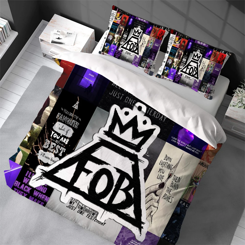 

Комплект постельного белья F-Fall Out Boy: пододеяльник, простыня и наволочки из мягкого хлопка для дома и общежития, 3 предмета, подарок для студента