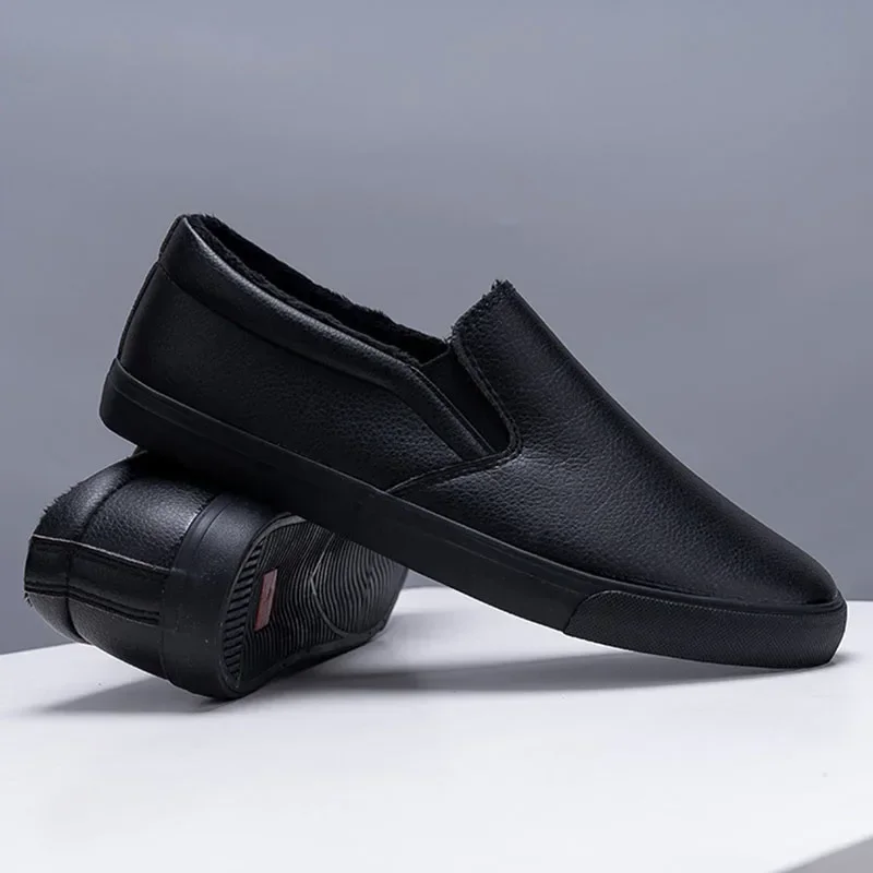 New 2024 Winter Shoes Men Loafers Soft All Black Shoes Warm Plush Flat Mens Casual Shoes Slip-on Male Footwear A4040