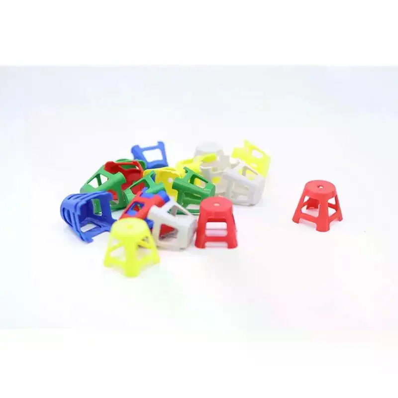 Juego de 5 Mini Taburetes de Plástico de Simulación, Sillas Pequeñas, Modelo 1/12, Muebles para Casa de Muñecas, Decoración para Casa de Muñecas, Juguete de Simulación para Niños