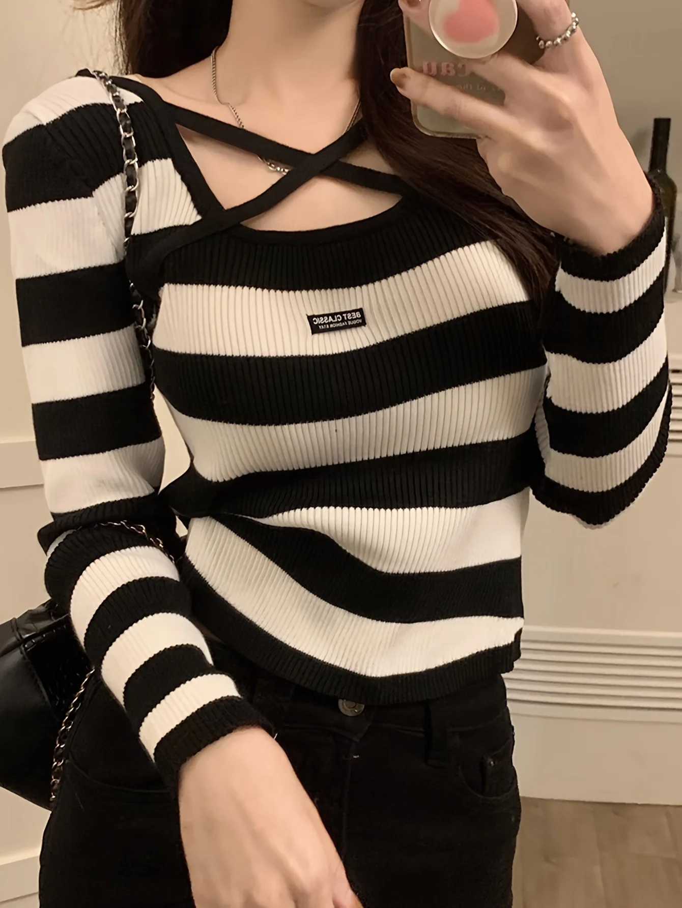 

[Striped Sexy Design] Trendy Black Stretchy Top | Cross Strap, Hollow Square Neckline, Long Sleeves, Low-Cut Cropped