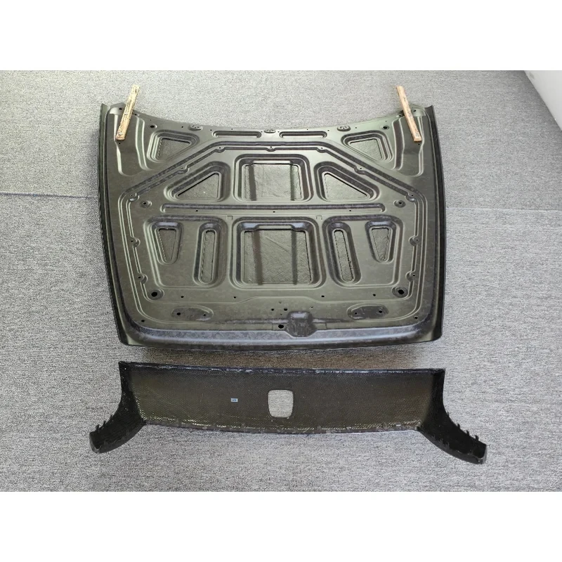 

Upgraded WraithM-Style Forged Carbon Fiber Front Engine Cover Suitable for Phantom Hood