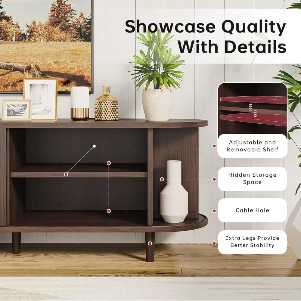 حامل تلفزيون حديث مقاس 70 بوصة من منتصف القرن مع أبواب منزلقة، ومركز ترفيه للتخزين الخشبي يتميز بأرفف قابلة للتعديل