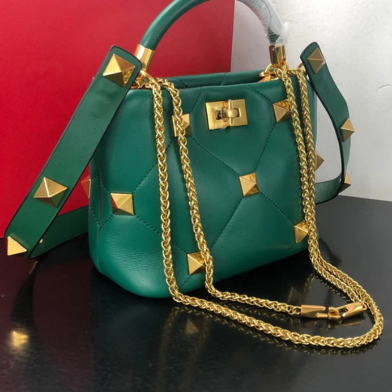 2024 Fashion Big Rivet Rhombus Retro Bag Vertical Portable Bucket Bag Chain Shoulder Real Leather Bag Female Brand Crossbody Bag